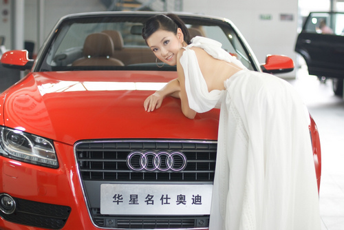 胡悦ann