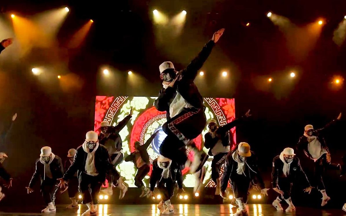 王嘉尔正式插手世界顶级舞团Kinjaz 王嘉尔正式插手世界顶级舞团Kinjaz
