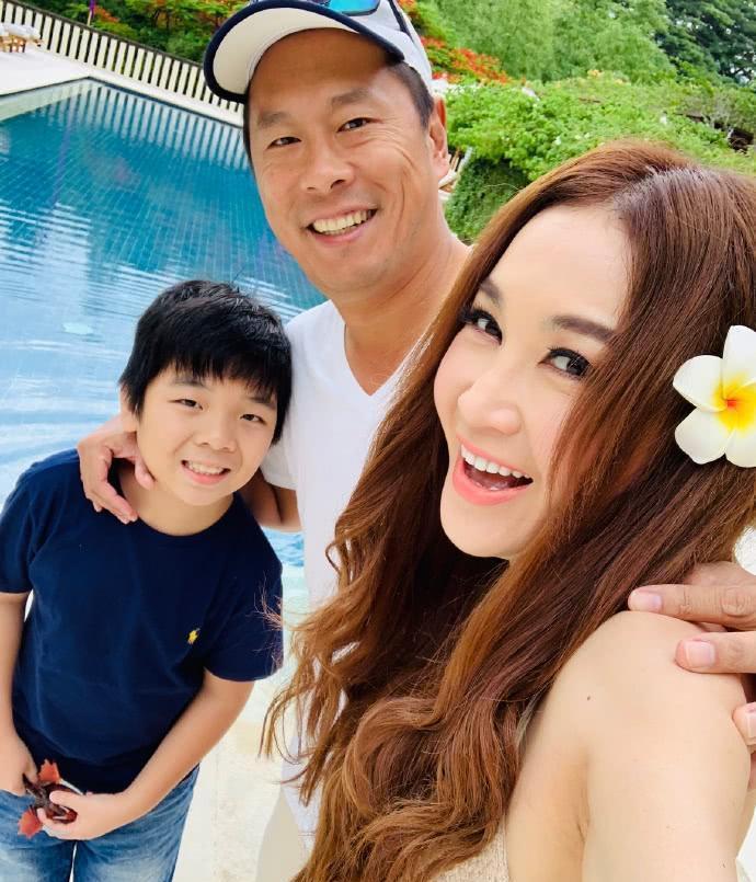 温碧霞老公何祖光 温碧霞老公何祖光