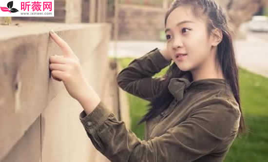 林妙可丰胸的复杂引见