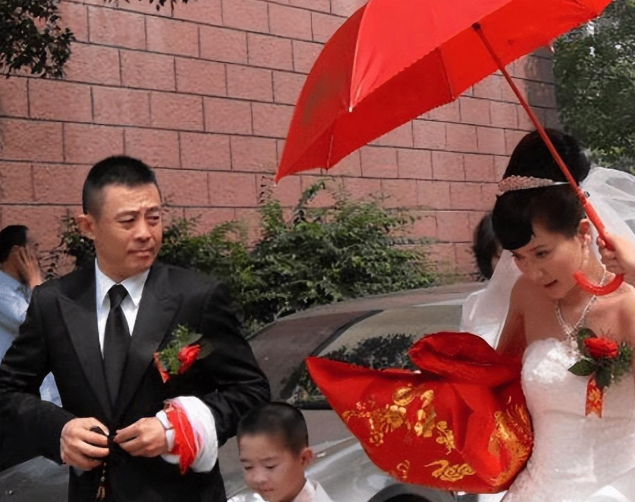 候勇的老婆