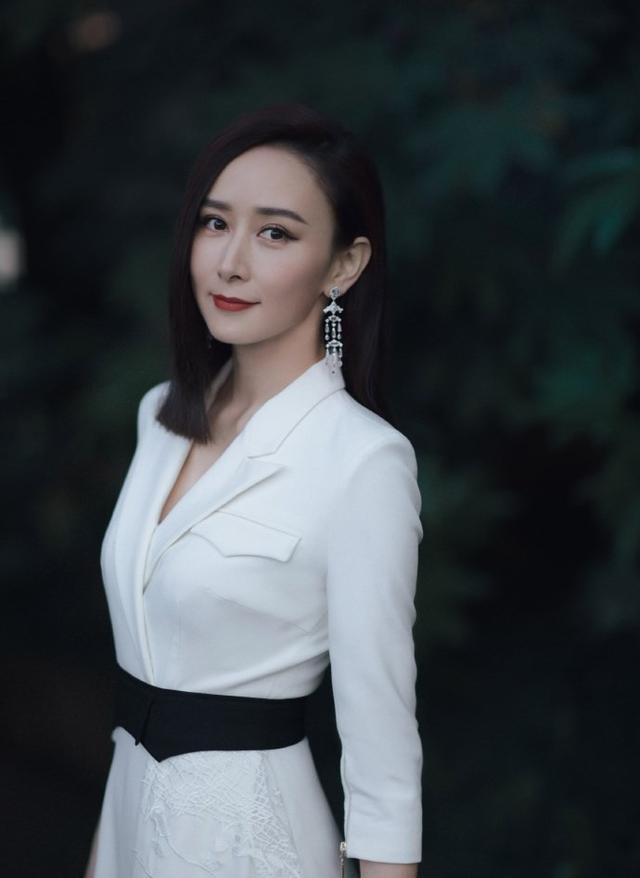 胡静儿子设计的logo