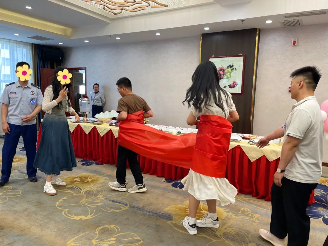 爱情连连看胡悦 爱情连连看胡悦牵手