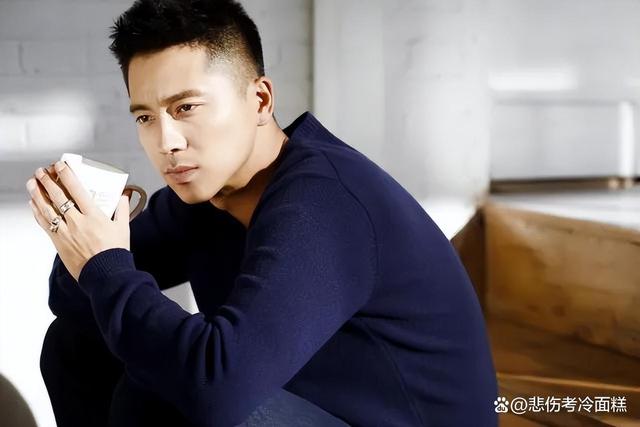 李小萌晒二胎满月照 李小萌官宣二胎胖成肉球 