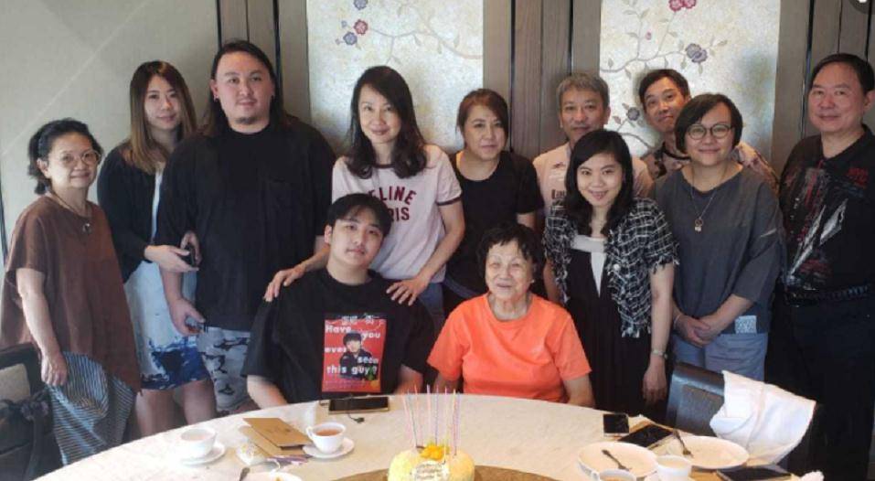 吴镇宇妻子 吴镇宇妻子迎50岁生日 