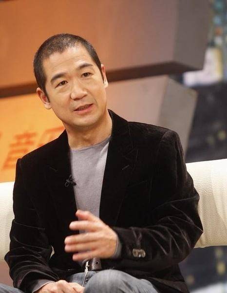 张国立的儿子张默 张国立的儿子张默此刻在做什么事情 