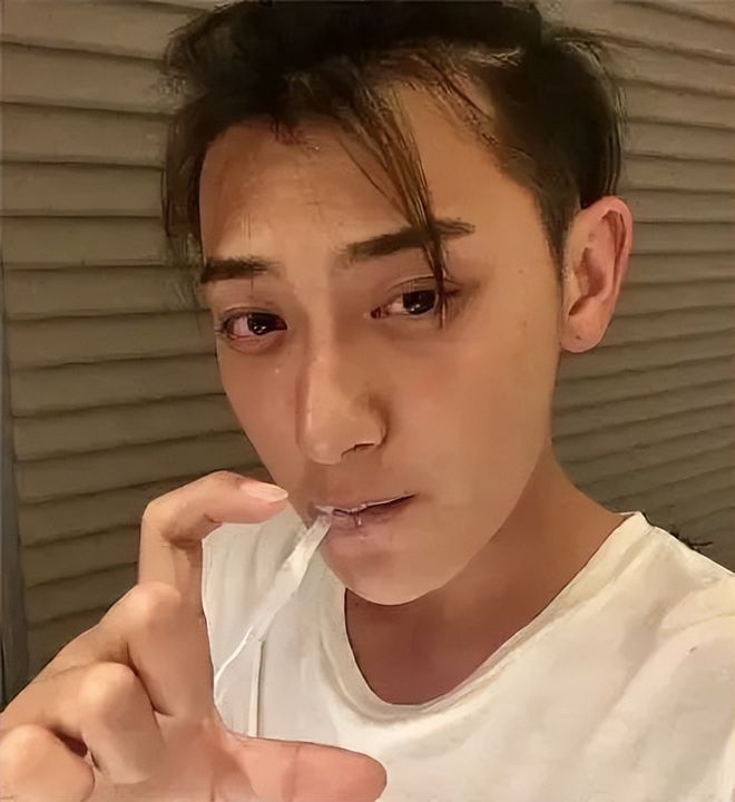 男明星素颜照 男明星素颜照vs化装照,谁更胜一筹 