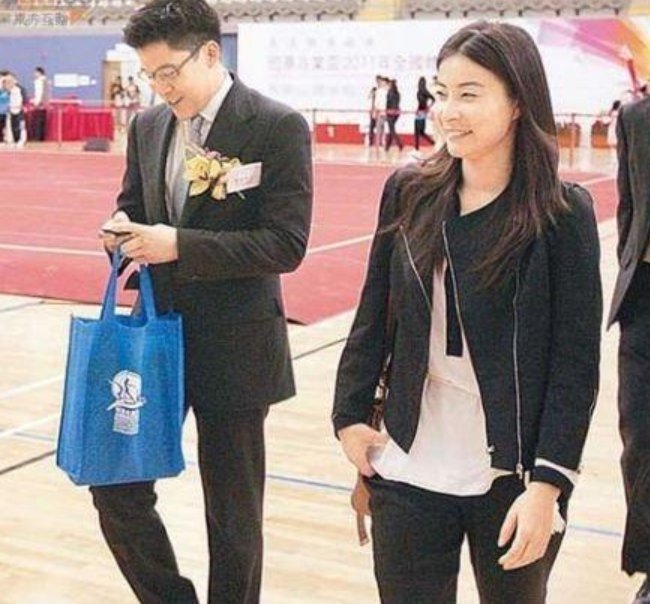 霍震霆有几个妻子 霍震霆几个妻子和后代 