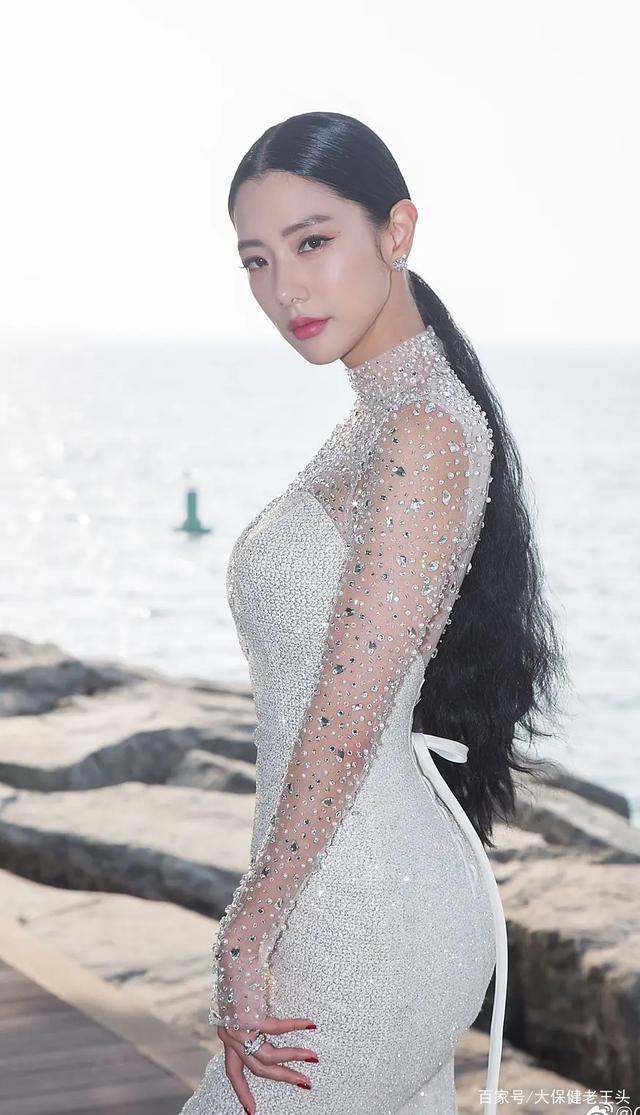 韩国女演员克拉拉 韩国明星克拉拉的男伴侣 