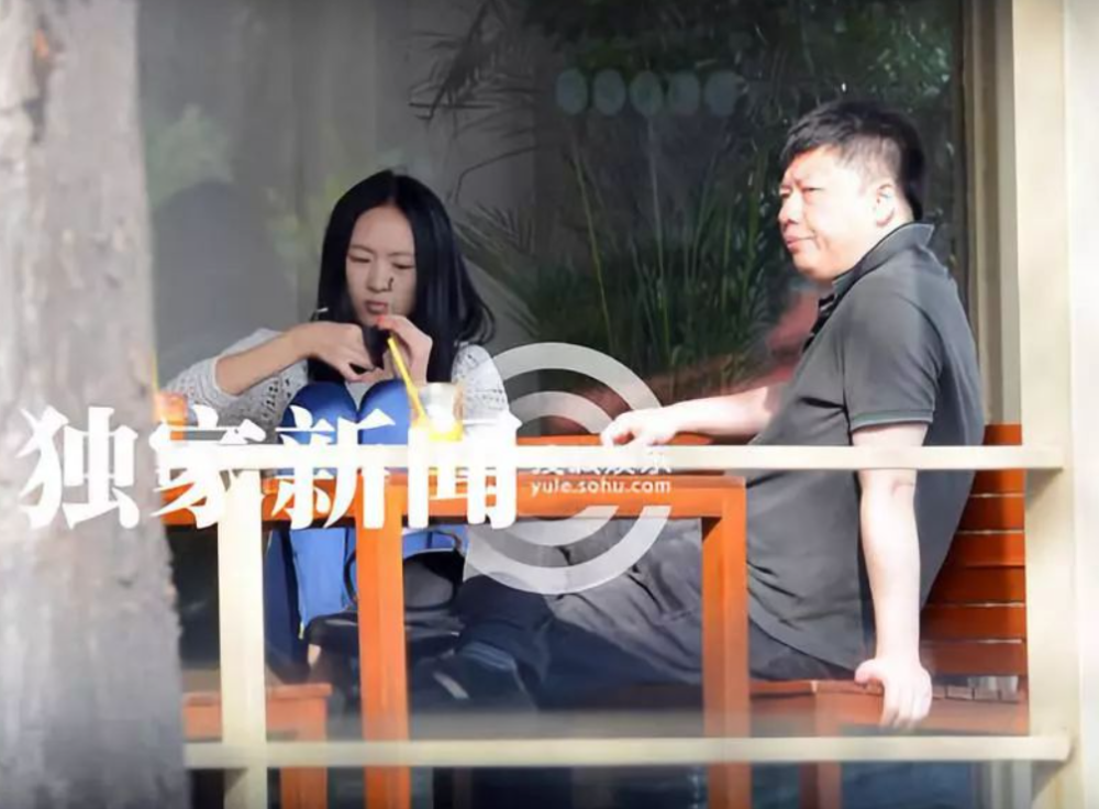 童瑶老公王冉社交账号被禁言 童瑶与王冉在意大利某古堡举行了婚礼 