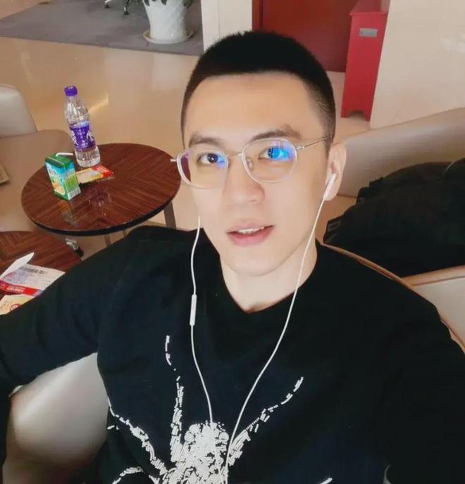 杨鸣任务室辟谣出轨风闻 杨鸣地下报歉供认自己掉态 