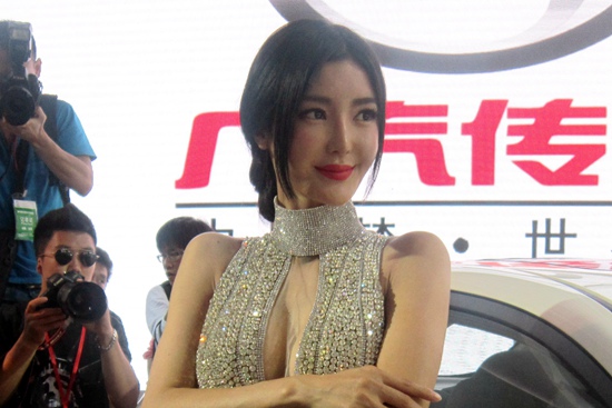 李颖芝北京车展 李颖颖的个人资料 