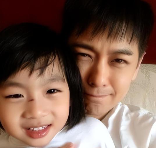 林志颖的成婚照 林志颖成婚照片婚纱号衣一对一戎指 