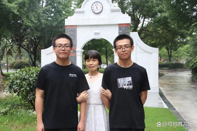 近10年超10对双胞胎高考分数不异的复杂引见