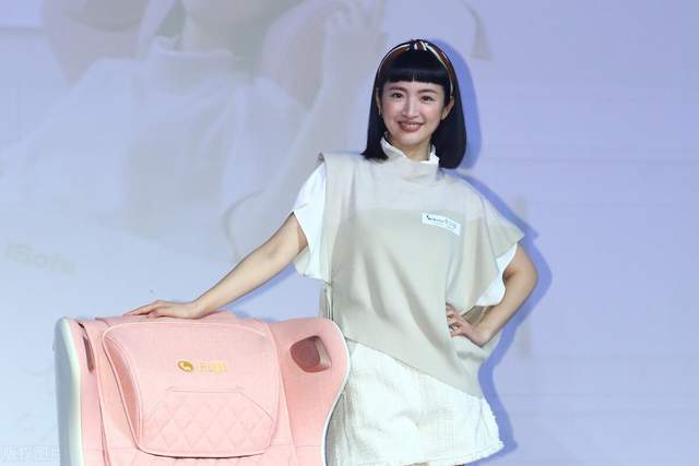 林依晨首晒女儿脚丫迎接39岁生日的复杂引见