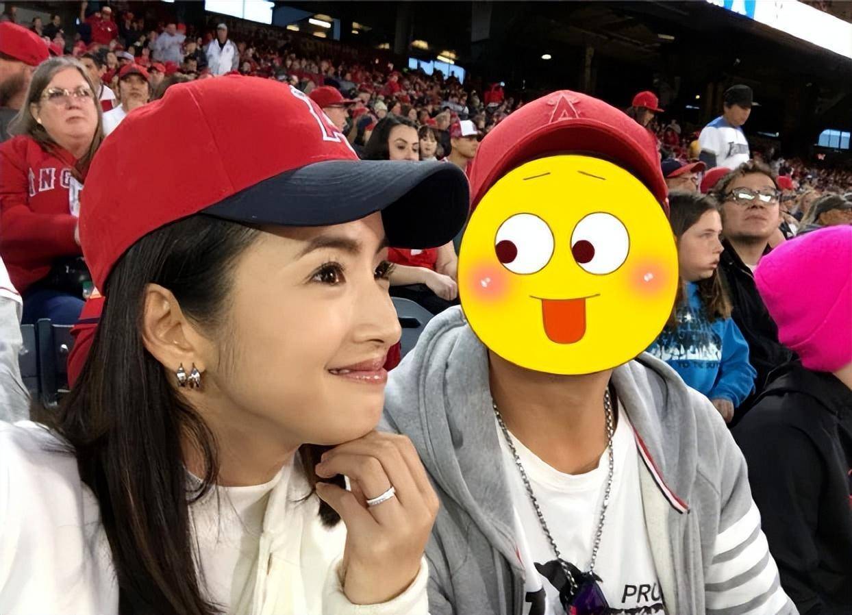 林依晨首晒女儿脚丫迎接39岁生日的复杂引见