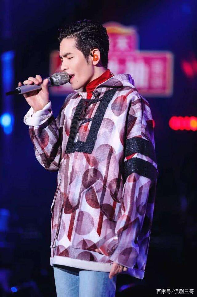 春晚萧敬腾 春晚萧敬腾唱的什么歌 