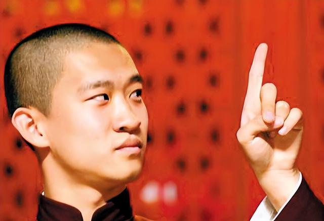 曹云金听云轩被曝倒闭 曹云金在听云轩说自己师父是郭德纲 曹云金听云轩被曝倒闭 曹云金在听云轩说自己师父是郭德纲