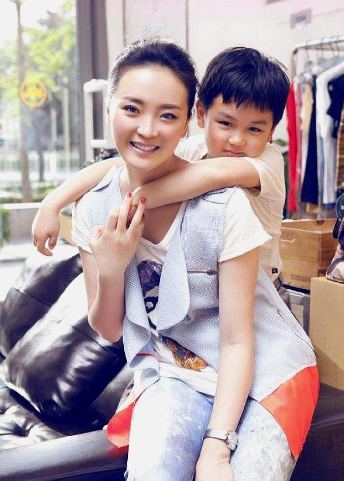 王艳儿子 王艳儿子球球近况 