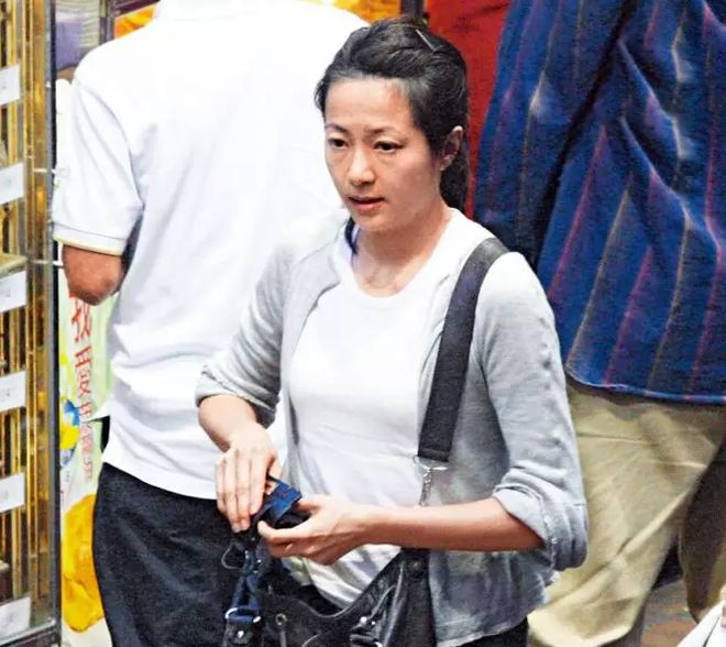 谭咏麟两个妻子 谭咏麟两个妻子回应 谭咏麟两个妻子 谭咏麟两个妻子回应