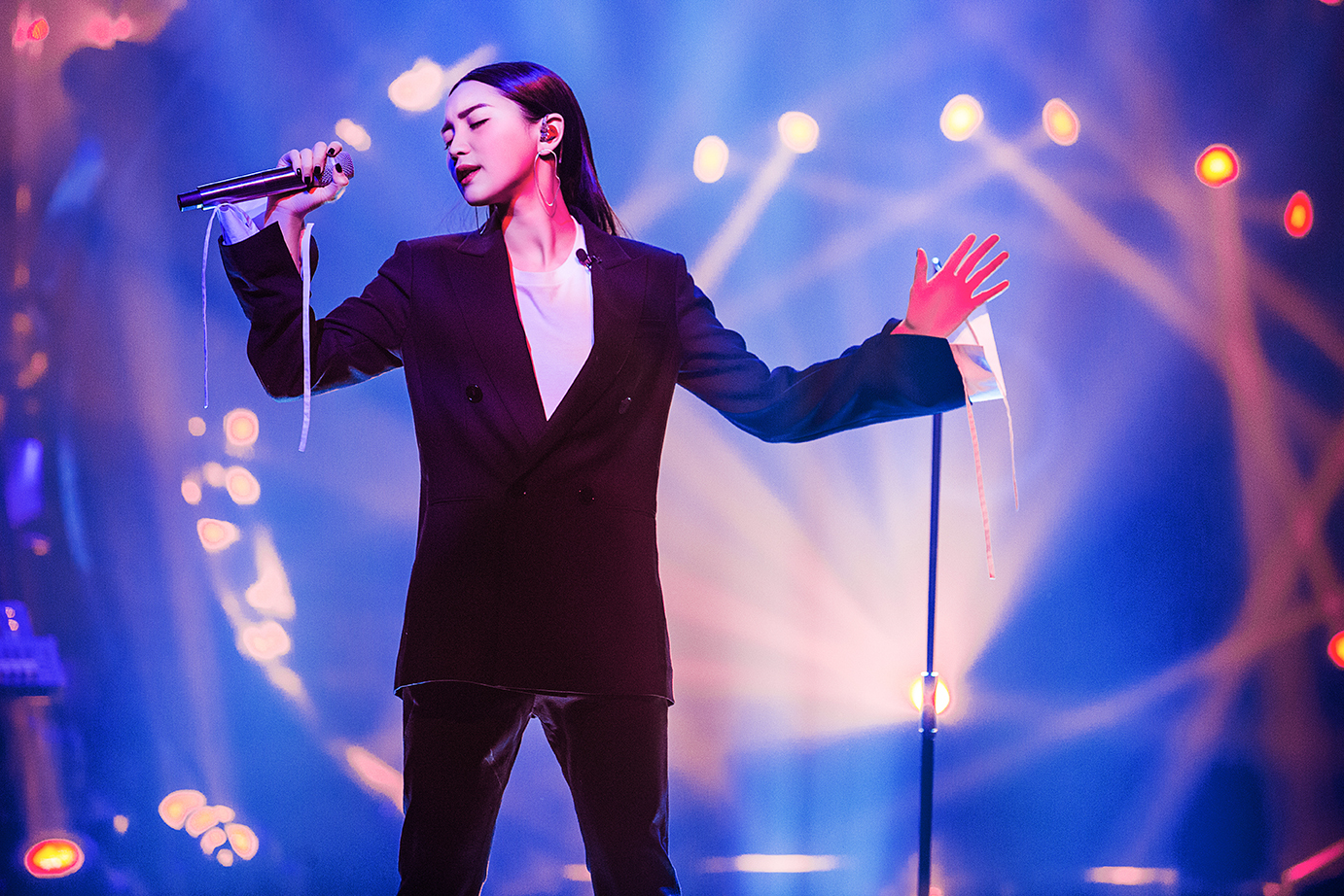 张天歌手 张天歌手queen bee 张天歌手 张天歌手queen bee