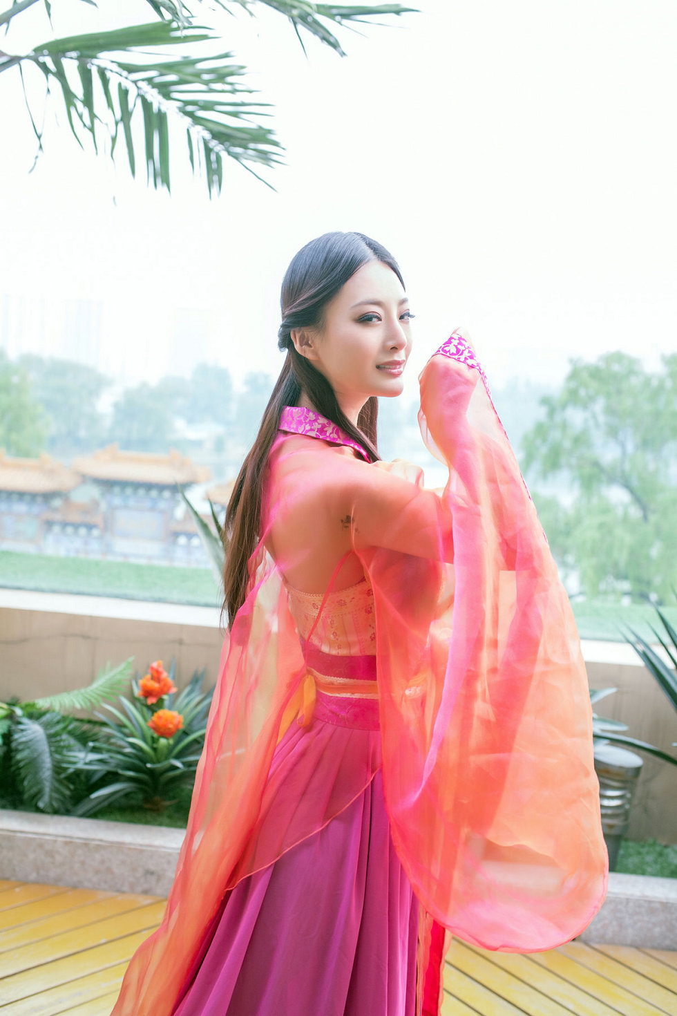乳神王李丹妮的复杂引见