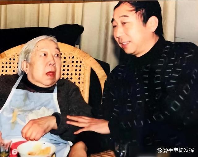 冯巩妻子艾慧 冯巩妻子艾慧的简介 