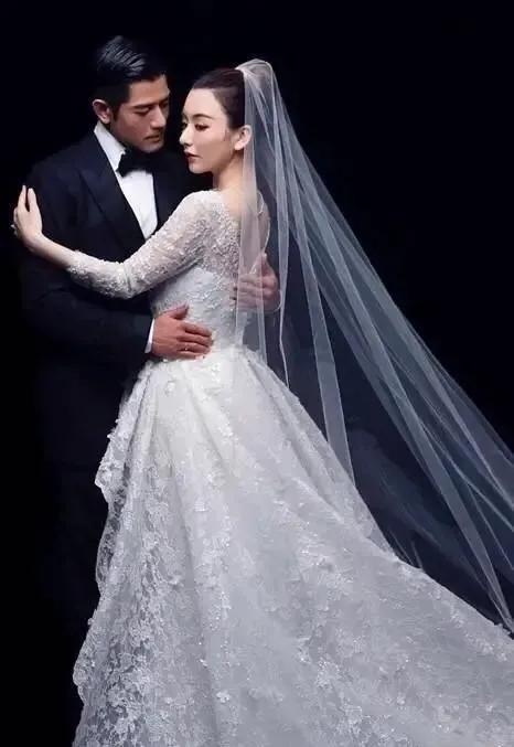 应采儿结婚照 应采儿结婚证照片 