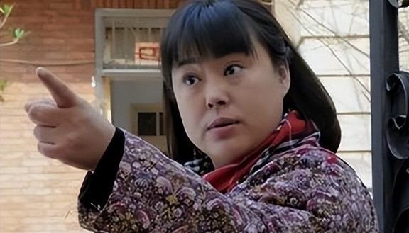 李菁菁现任老公照片 李菁菁第一任老公近况 