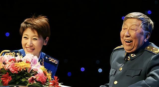 阎肃军衔 阎肃军装照 