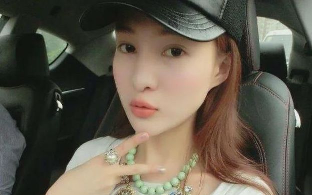 郭美美的配景 郭美美是唱歌的么 郭美美的配景 郭美美是唱歌的么