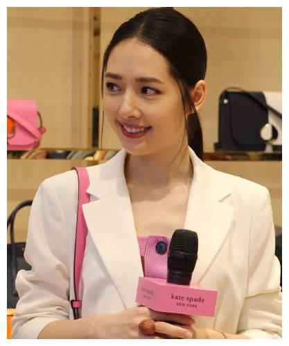 郭碧婷疑成功怀孕 向太发文疑否认郭碧婷怀孕