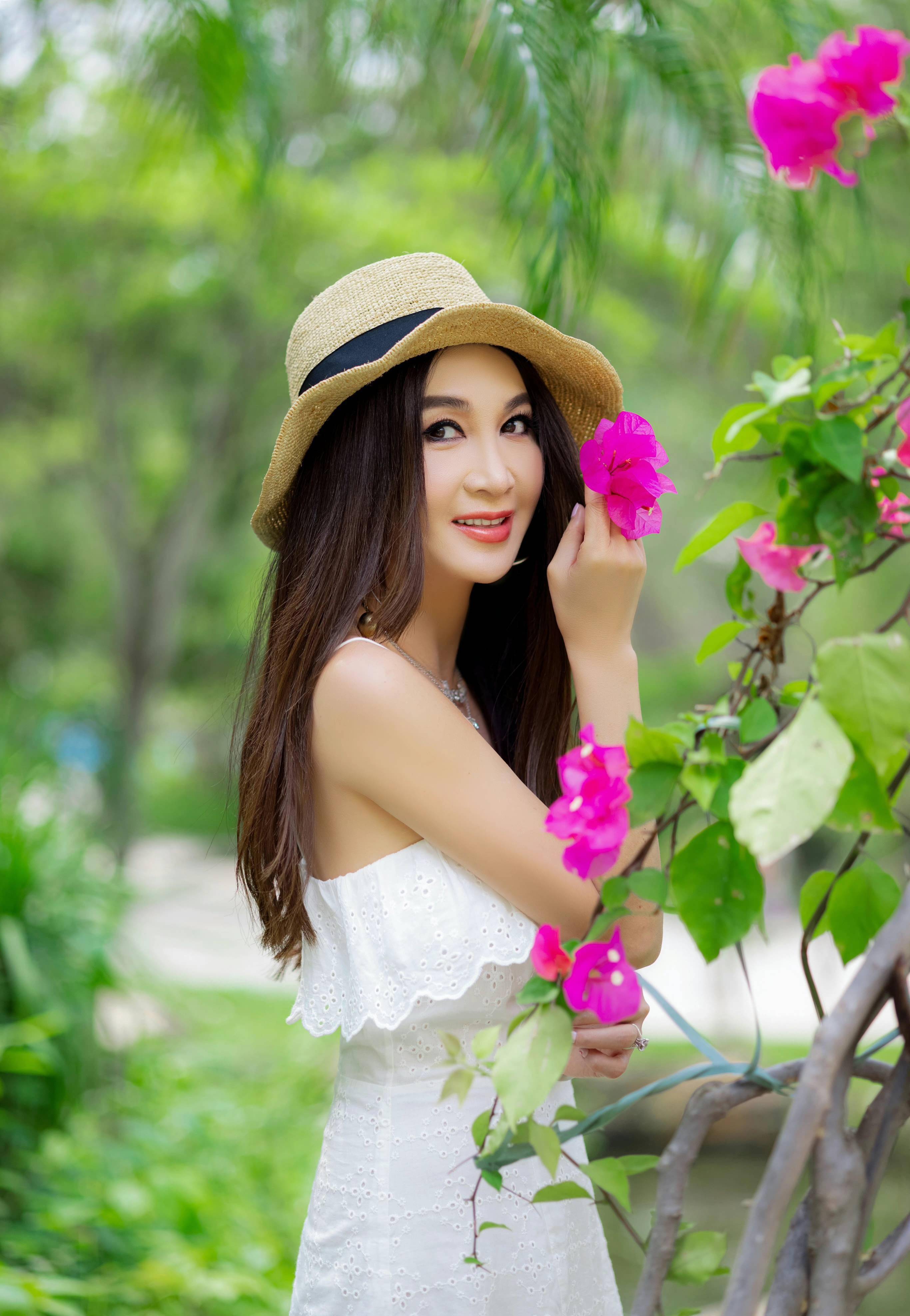 温碧霞的照片 温碧霞的照片代言几何钱 温碧霞的照片 温碧霞的照片代言几何钱