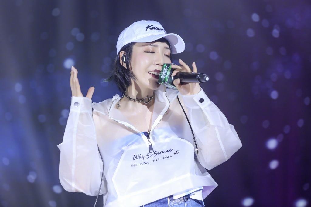吴莫愁一个人生活 吴莫愁一个人生活海外评价 