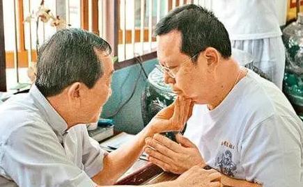 向氏兄弟的复杂引见