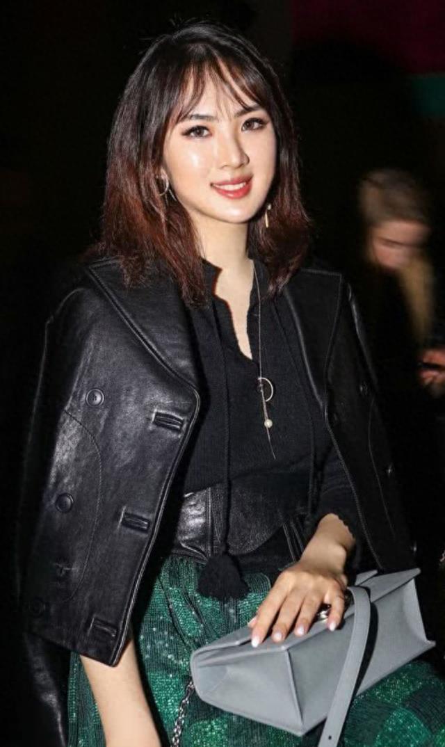 孟晚舟走出舱门的照片这样降生 孟晚舟走出舱门的照片是怎么拍的 