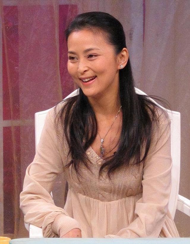 黄志忠现任妻子 黄志忠现任妻子照片 