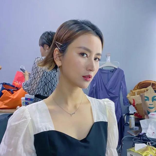 伏玟晓微博 伏玟晓此刻什么任务 