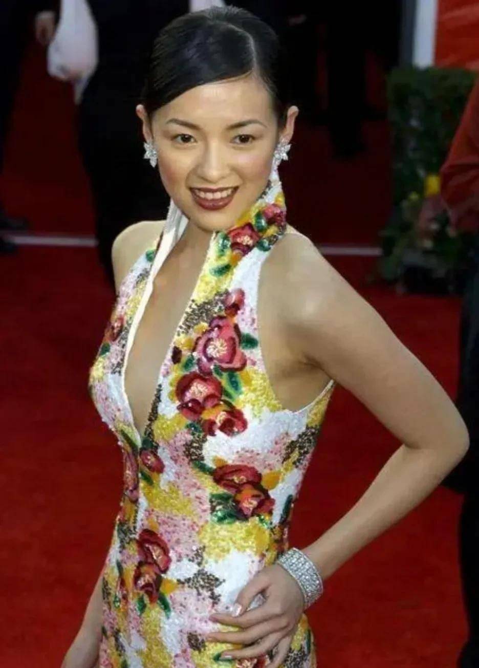 章子怡泼墨门 章子怡泼墨门本相 