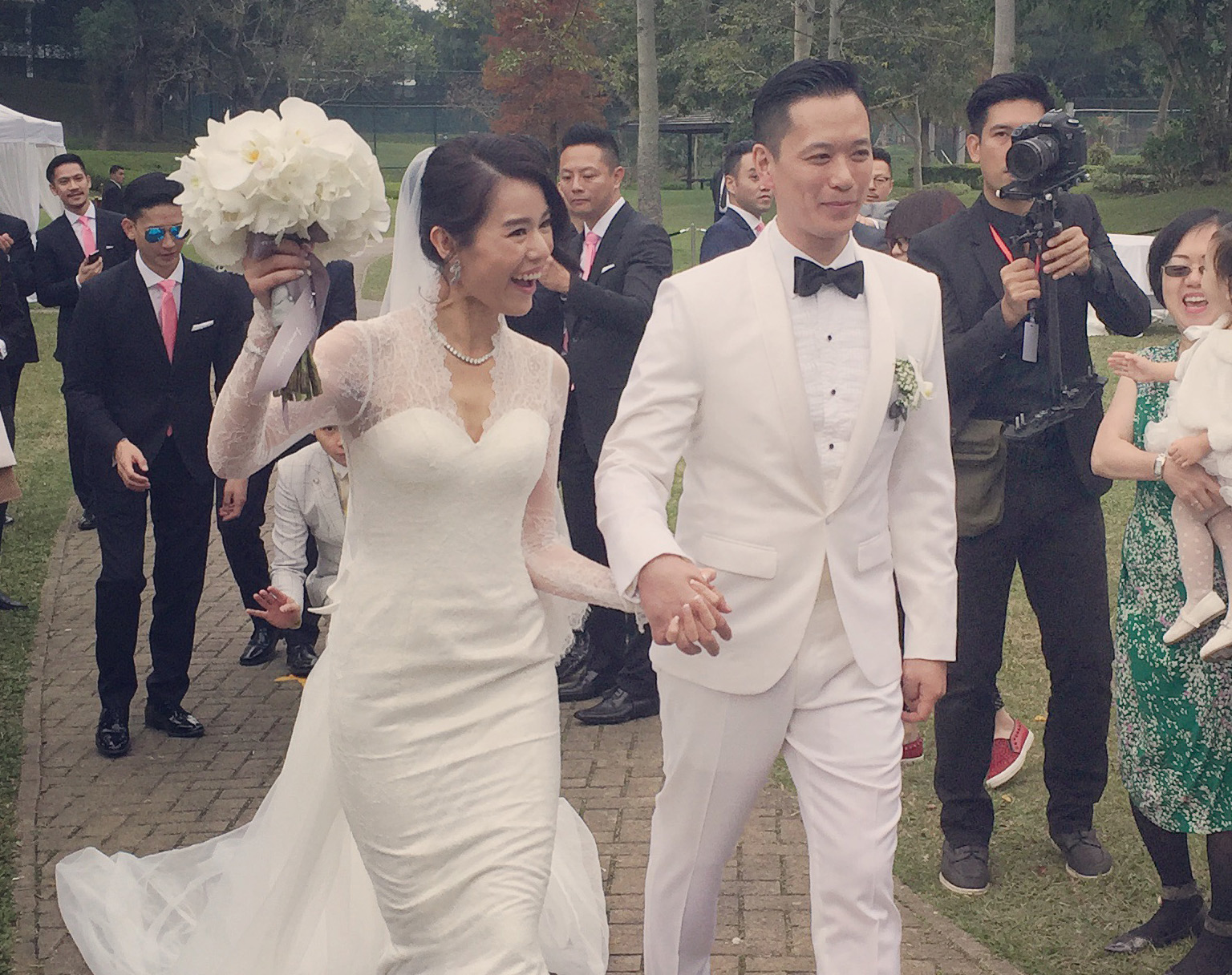 胡杏儿结婚 胡杏儿结婚时黄宗泽发的微博