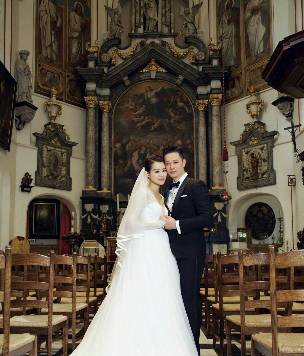 胡杏儿成婚 胡杏儿成婚时黄宗泽发的微博 