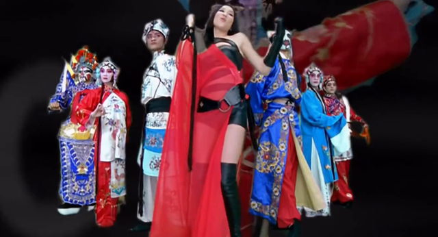 李玟百花奖颁奖礼扮演《刀马旦》 李玟皮裤刀马旦演唱会 