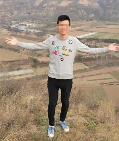 陕西25岁艾滋病患者坚持直播带货 艾滋病村记者