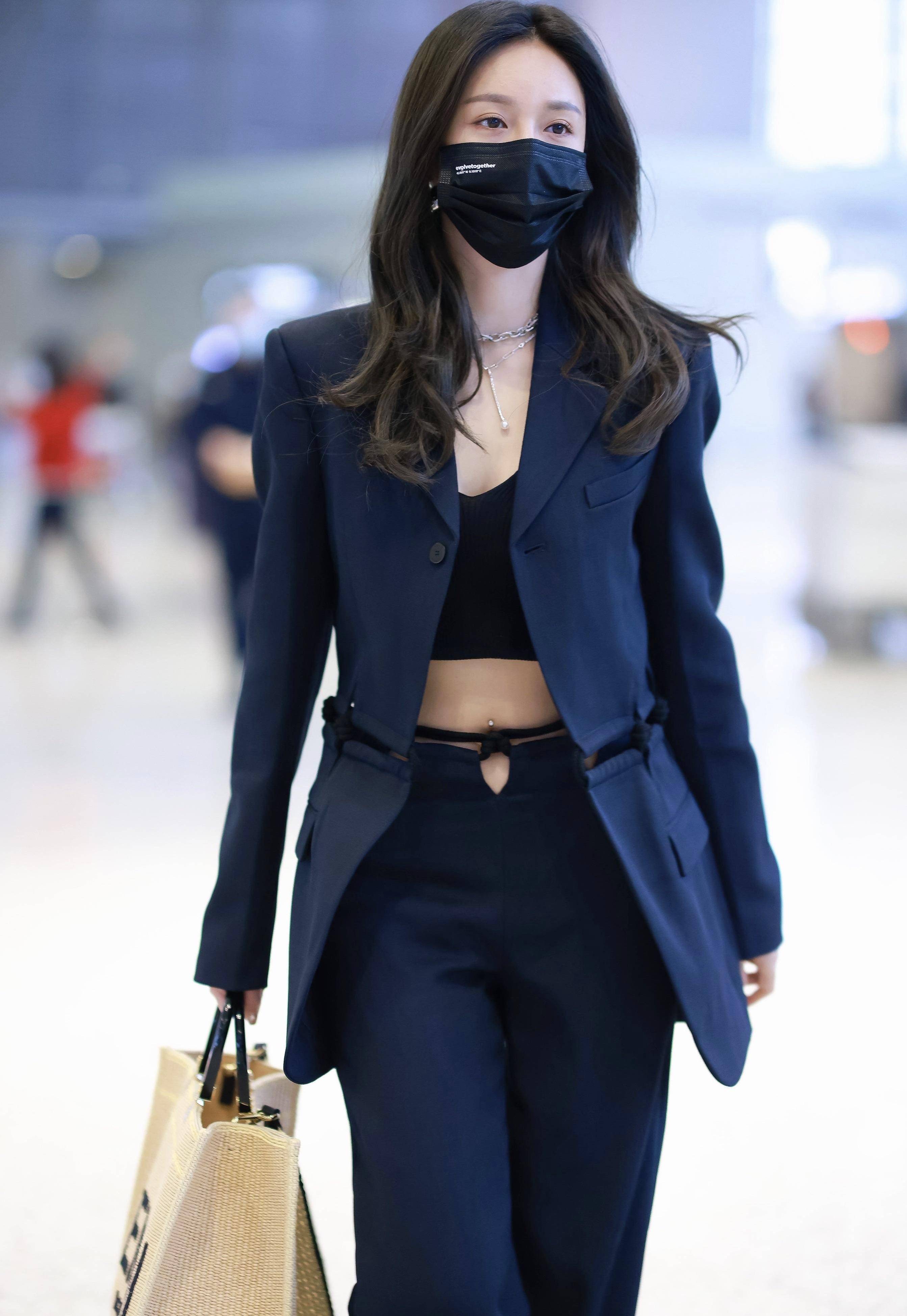 沈梦辰的腰 沈梦辰的腰怎么了 