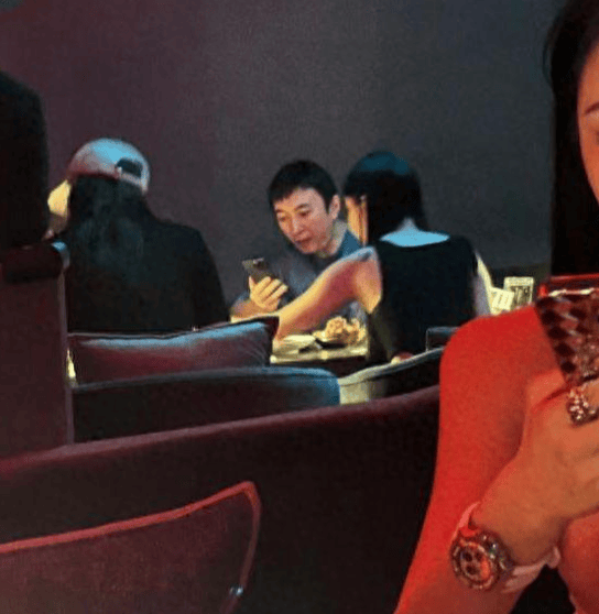 思聪带俩美男出街 王思聪自曝上过miss 