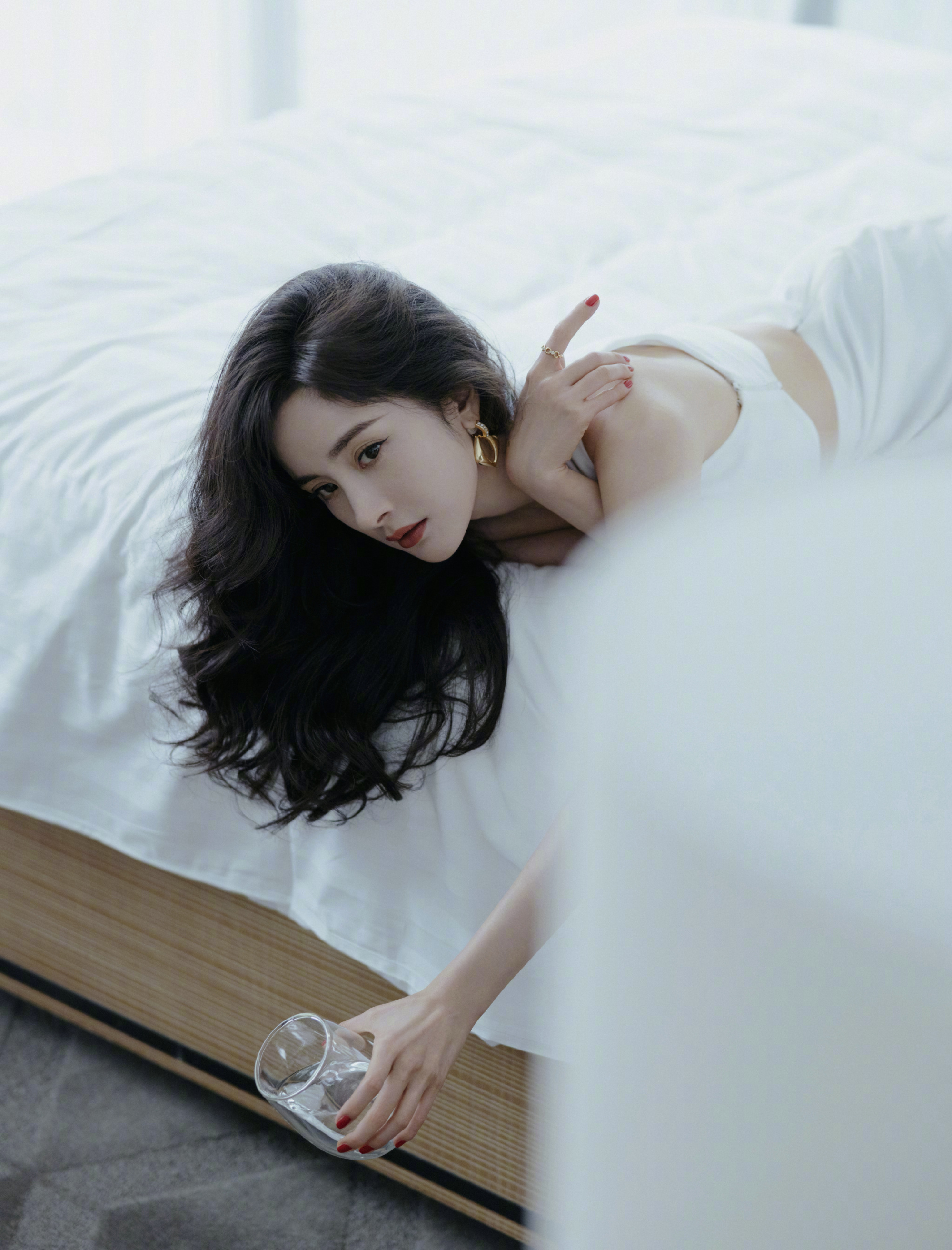 汉子装杨幂的复杂引见 汉子装杨幂的复杂引见