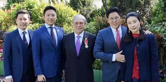 霍震霆有几个妻子 霍震霆现任妻子是谁 霍震霆有几个妻子 霍震霆现任妻子是谁