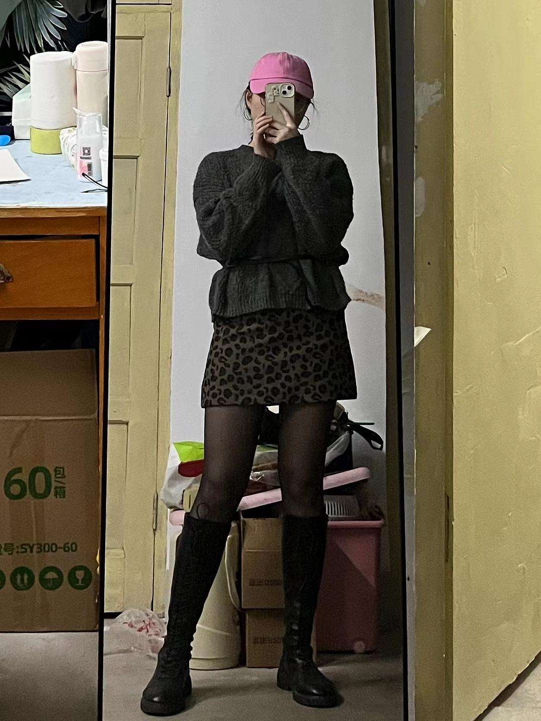豹纹短裙搭配 豹纹短裙搭配上衣图片 