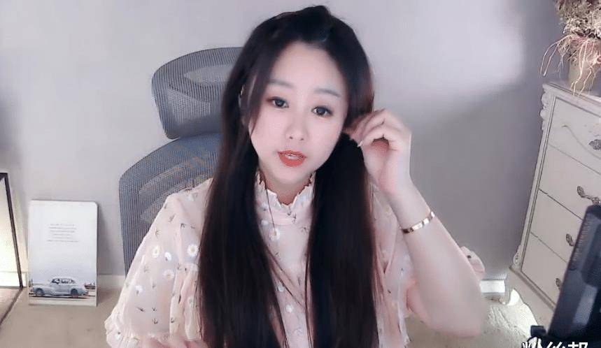 yy菲儿 yy菲儿身价几何 