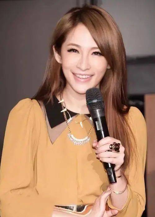 萧亚轩几岁 萧亚轩几岁开始跳舞 